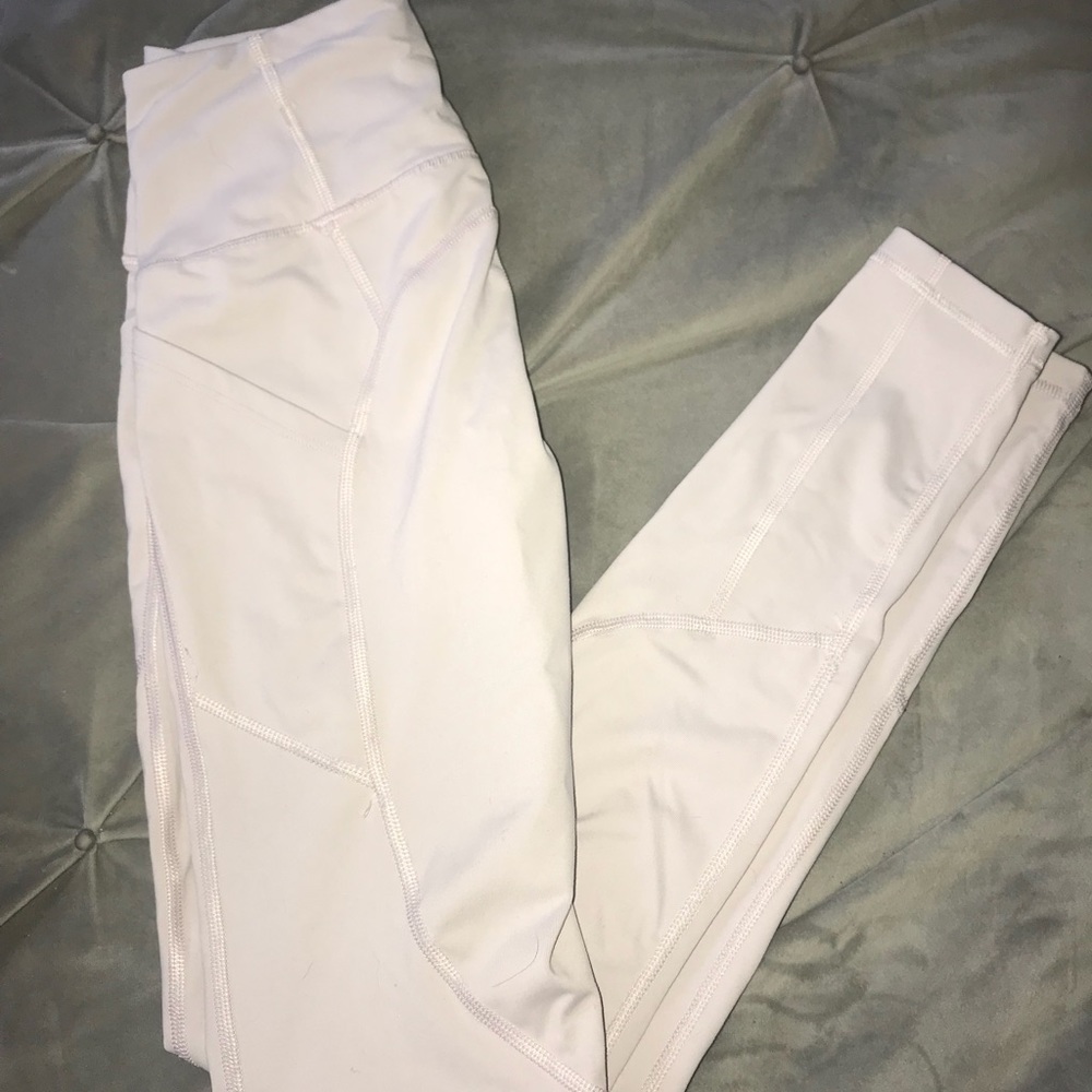 Cream ankle length Victoria’s sport leggings